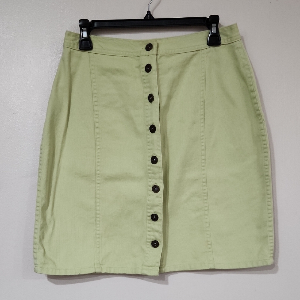 Green Knee-Length A-Line Skirt for Casual Wear